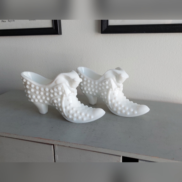 Fenton hobnail milk glass trinket shoe For sale individually - Picture 8 of 9